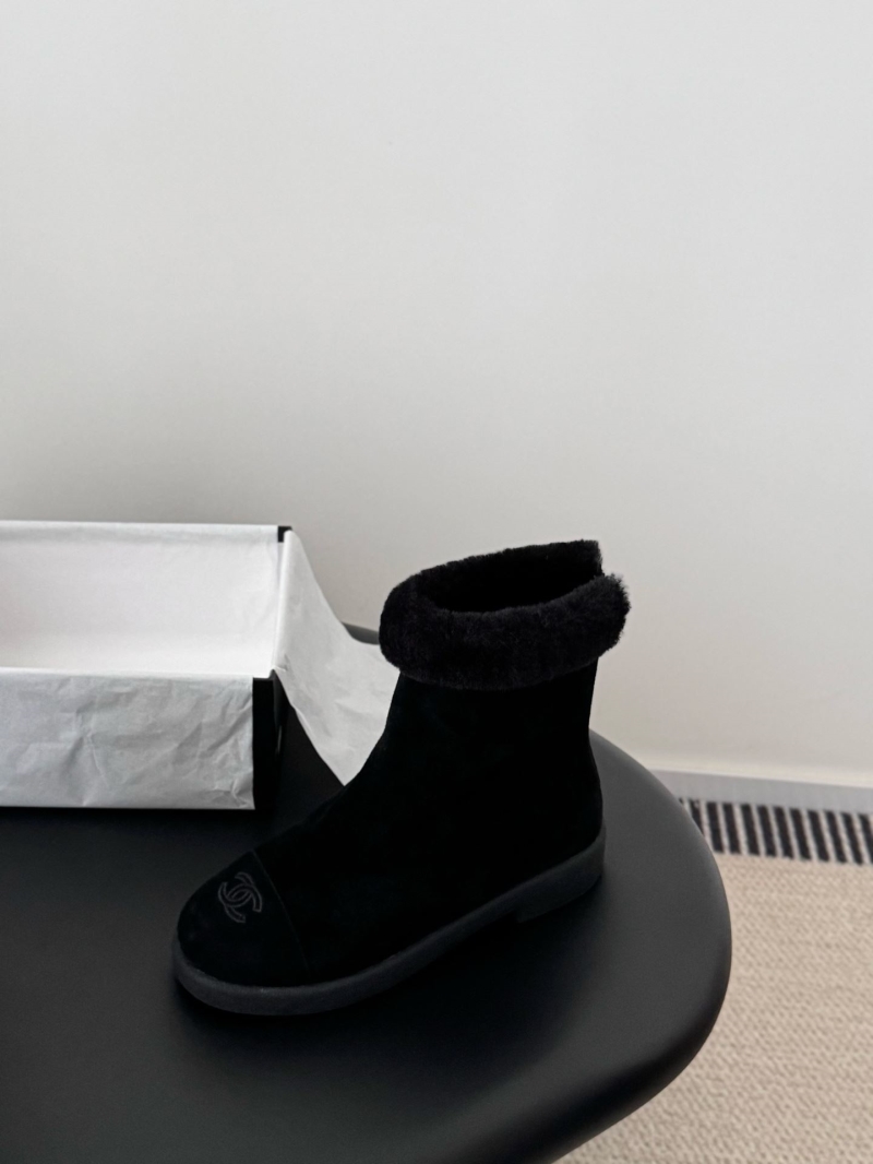 Ch**el boots